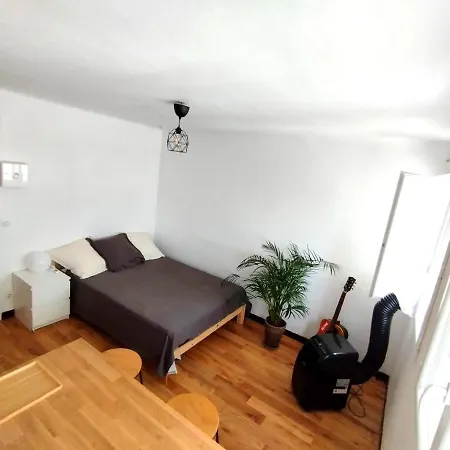 Cosy En étage Résidence Front De Appartement *